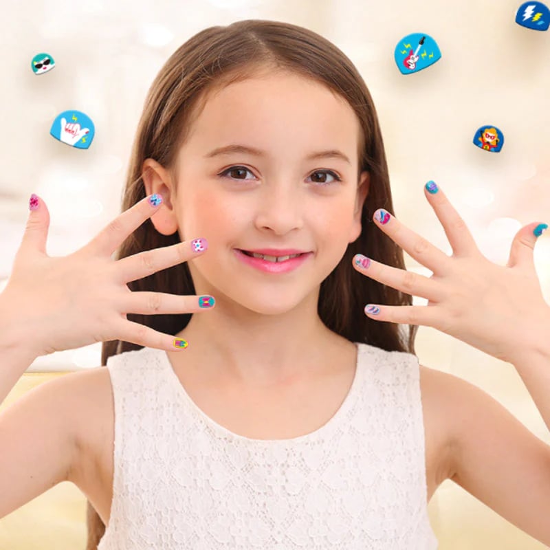 FantaNail™ — Over 520 Designs for Nails That Let Your Personality Shine!