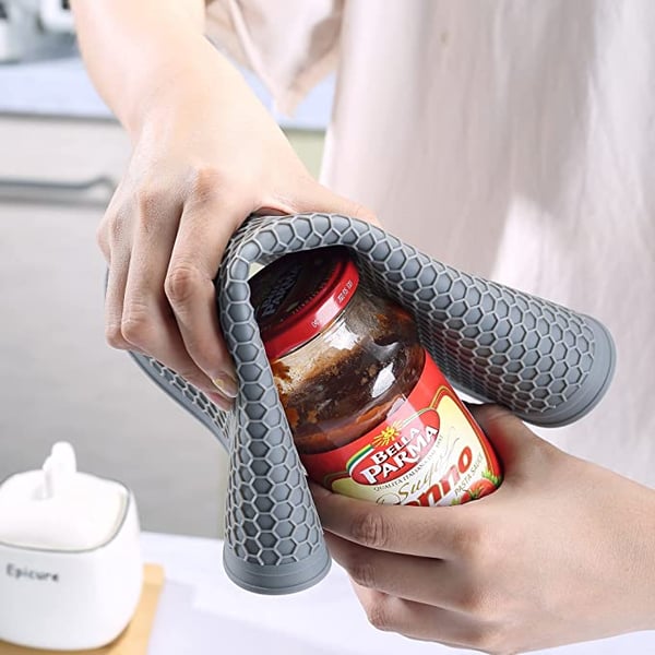GripGuard™ — Lightning-fast grip for a stress-free, clean kitchen