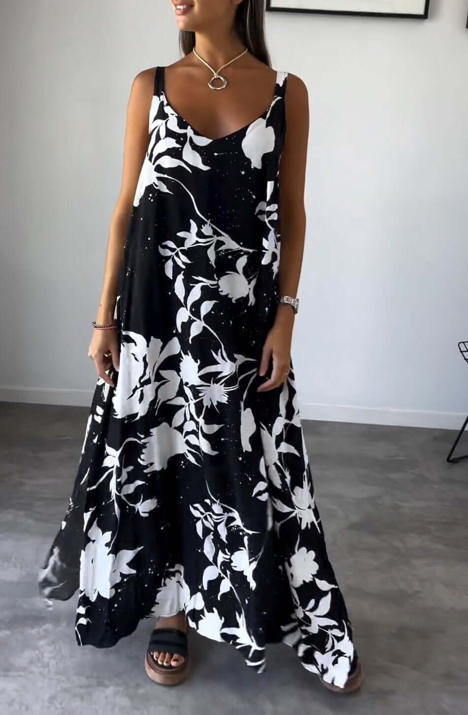 VivaLuxe™ Dress — Command Every Room with Featherlight Flair and Unstoppable Confidence