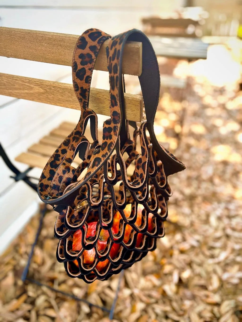 Transformable Leather Bag™ — Switch Your Style Instantly from Sleek to Sculptural Confidence