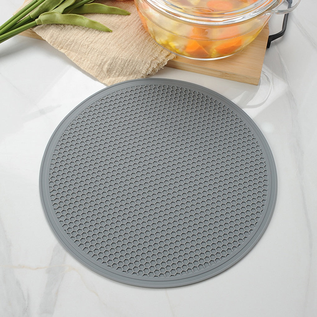 GripGuard™ — Lightning-fast grip for a stress-free, clean kitchen