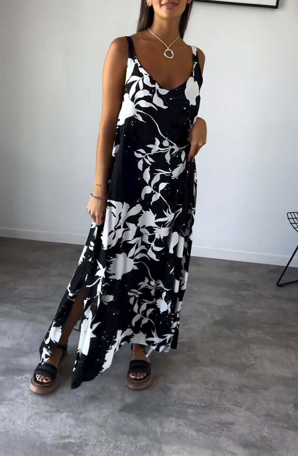 VivaLuxe™ Dress — Command Every Room with Featherlight Flair and Unstoppable Confidence
